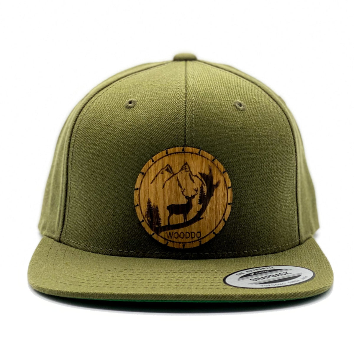 Olivgrünes Natureclassic Snapback Cap mit Holzemblem Wild, von vorne
