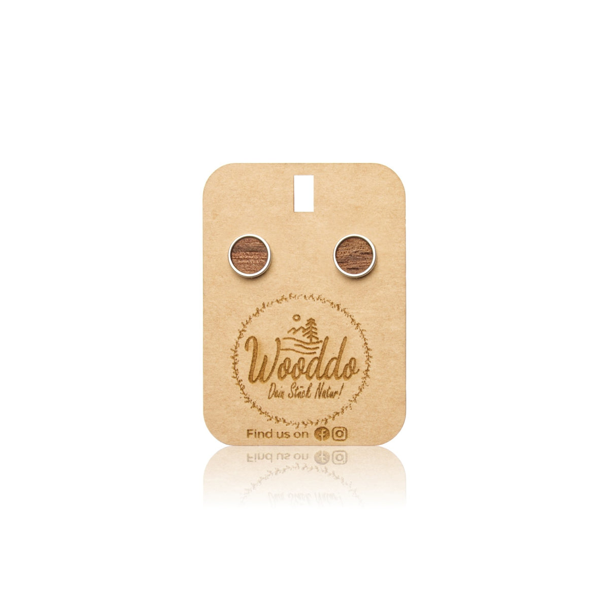 Holz Ohrstecker Circle Big Nuss aus Nussholz auf dem Wooddo-Halter