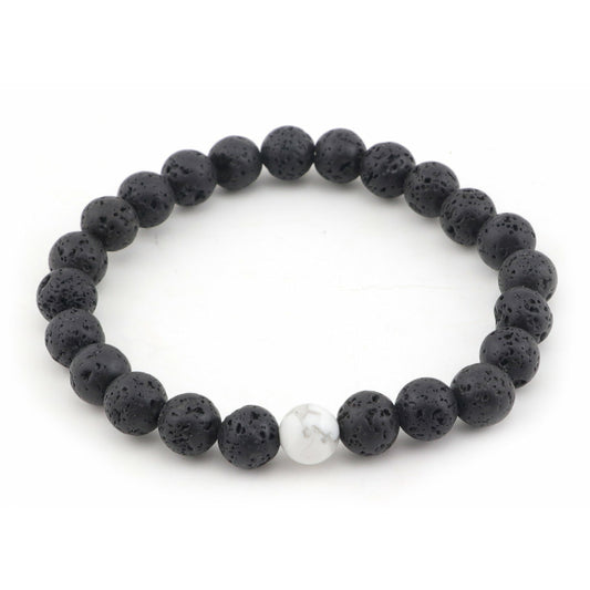Armband Black and White aus schwarzen Lavaperlen mit weißer Marmorperle als Akzent