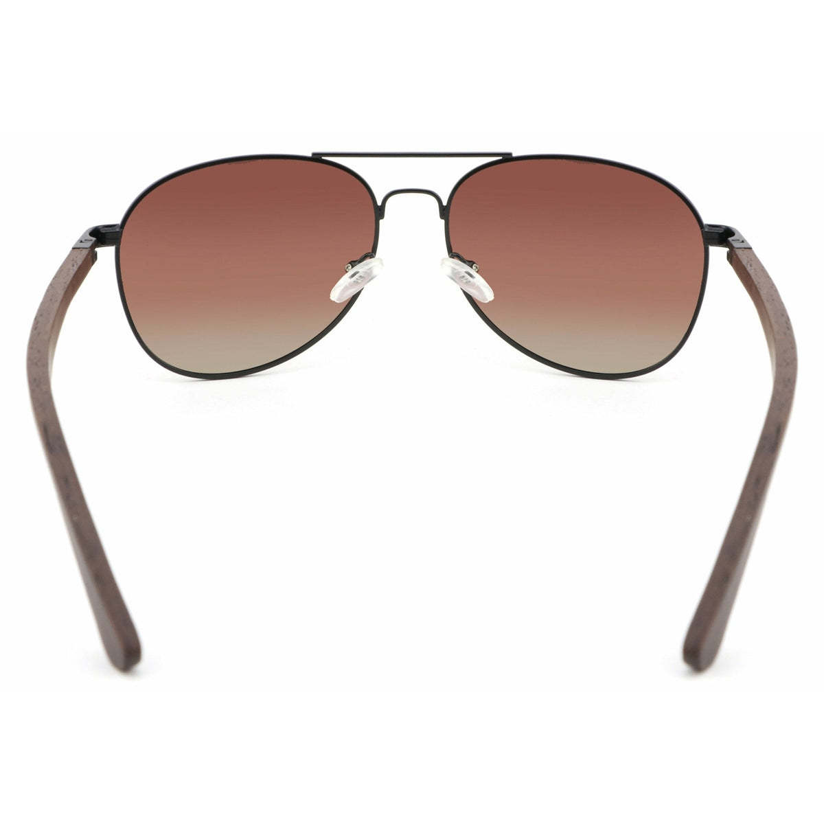 Holz-Sonnenbrille Apollo Black mit Ebenholz-Bügeln, schwarzer Fassung und braunen Gläsern, von hinten mit geöffneten Holzbügeln