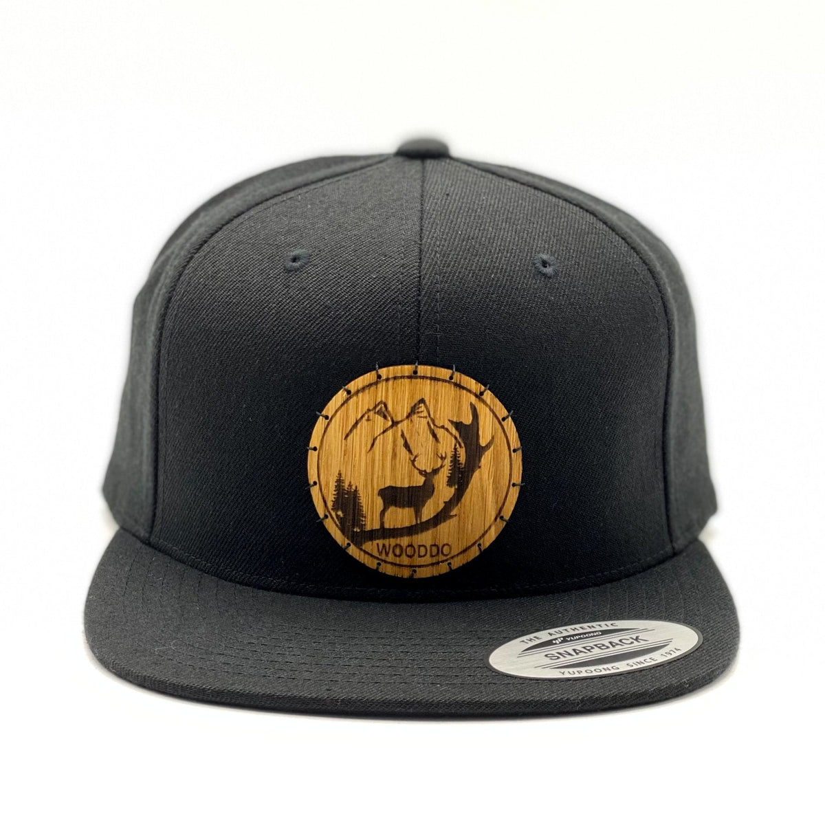 Schwarzes Natureclassic Snapback Cap mit Holzemblem Wild, von vorne