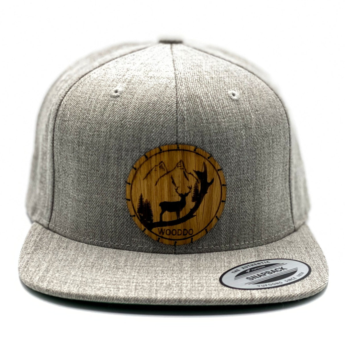 Hellgrau meliertes Natureclassic Snapback Cap mit Holzemblem Wild, von vorne