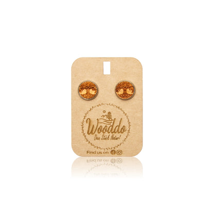 Holz Ohrstecker Baum des Lebens aus Kirschholz auf dem Wooddo-Halter