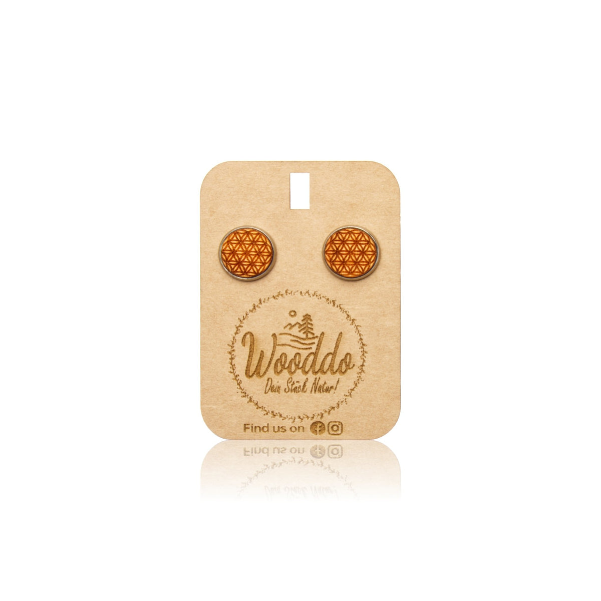 Holz Ohrstecker Blume des Lebens aus Kirschholz auf dem Wooddo-Halter