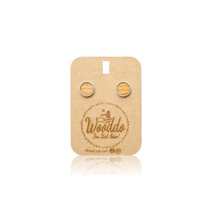 Holz Ohrstecker Circle Big Kirsche aus Kirschholz auf dem Wooddo-Halter
