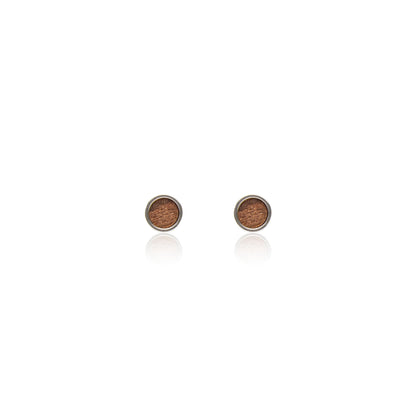 Holz Ohrstecker Circle Small Nuss aus Nussholz, Paar in Vorderansicht