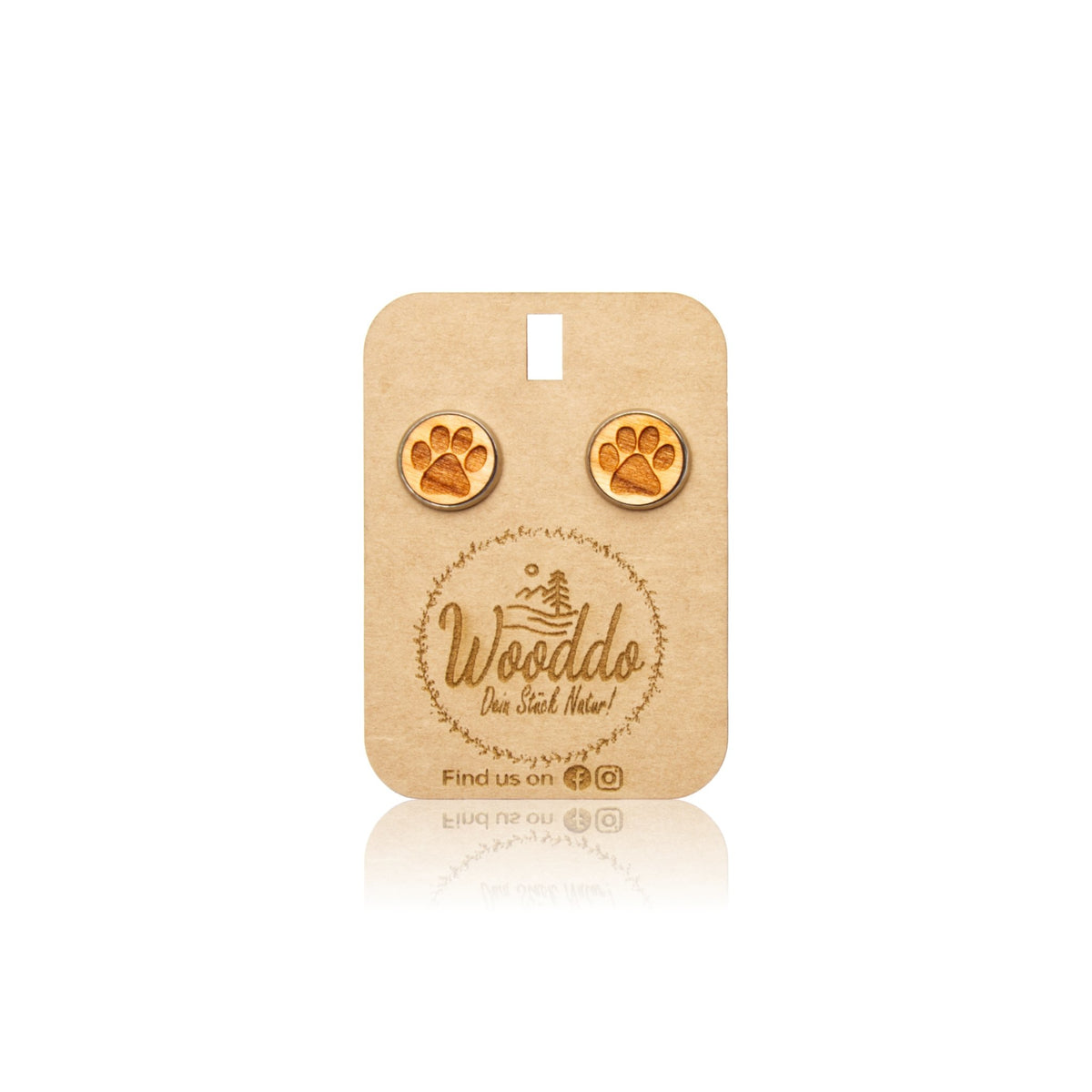 Holz Ohrstecker Tierliebe aus Kirschholz auf dem Wooddo-Halter